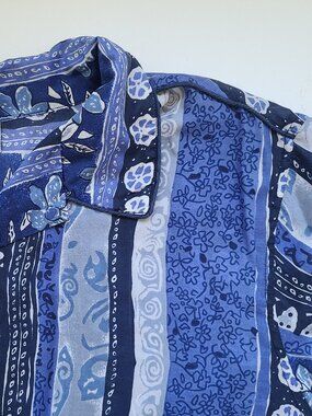 Vintage Tropical Print Silk Top Blouse Button Front Chest 47" Lightweight Resort